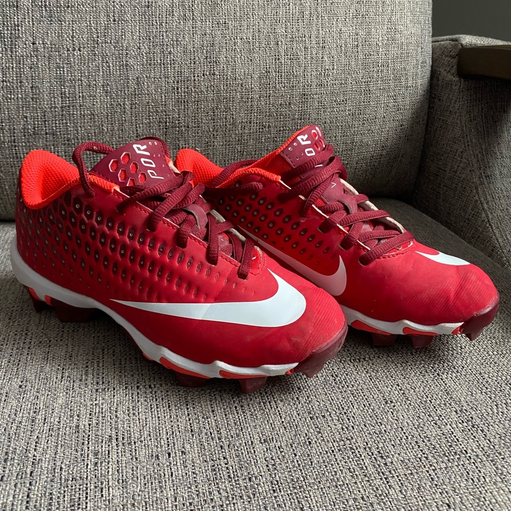Youth 2Y Nike Vapor red baseball cleats GUC